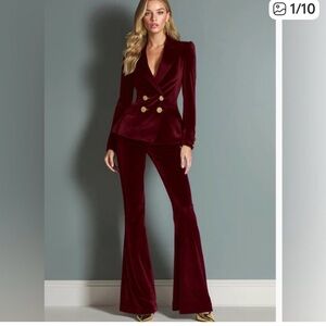 NWOT Chic Burgundy 2 piece pant suit